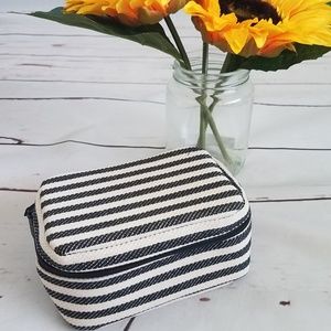 Baubles & bracelets case